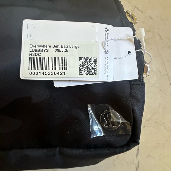 Lululemon Everywhere Belt Bag Large 2L Heritage 365 Camo Deep Coal LAST ONE - Picture 9 of 10